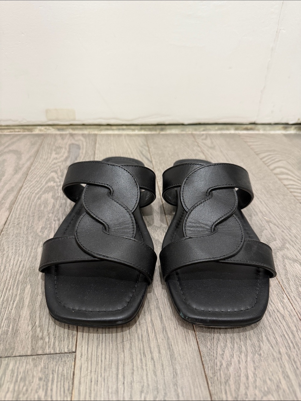 Stuart Whitman Black Leather Slide Sandals